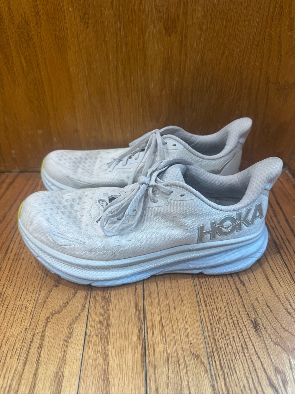 Women’s Hoka One One Clifton 9 Nimbus Cloud Ice Water Size 10.5B